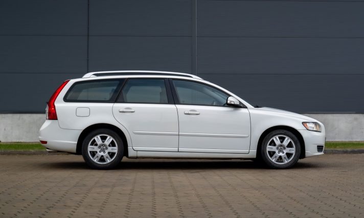 VOLVO V50