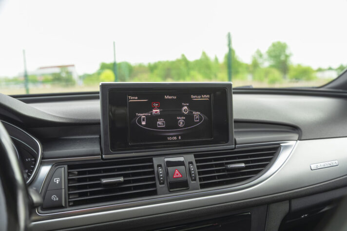 AUDI A6 AVANT QUATTRO