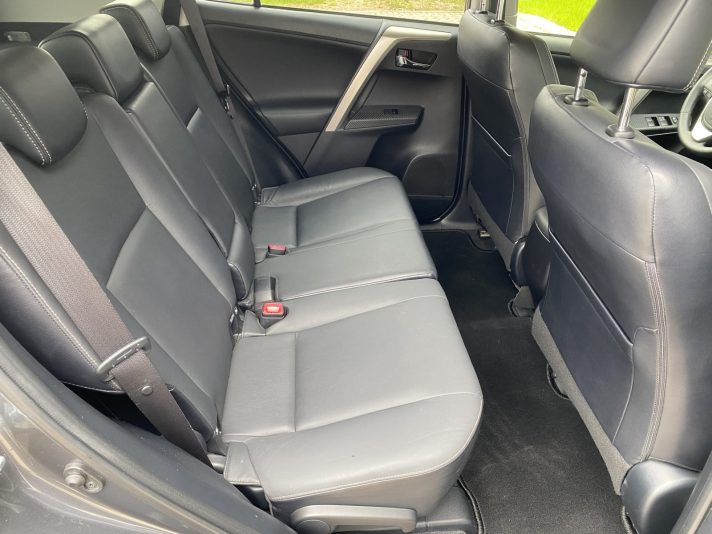 TOYOTA RAV-4 2.2D4D Automāts