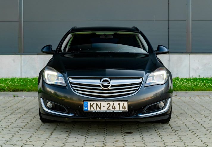 OPEL INSIGNIA SPORTS TOURER