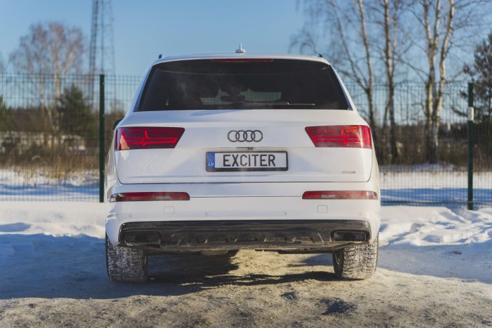 AUDI Q7 S-LINE