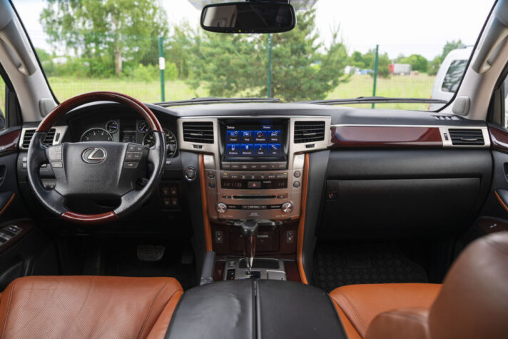LEXUS LX 570
