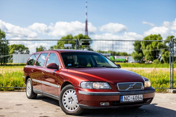 VOLVO V70