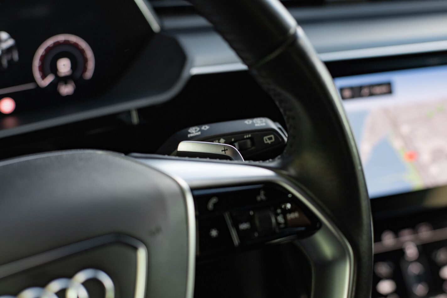 AUDI E-TRON 50