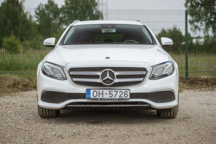 MERCEDES BENZ E300 DE