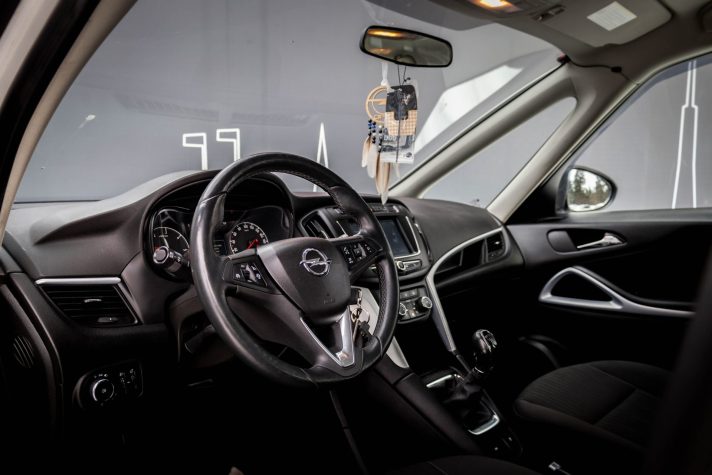 OPEL ZAFIRA TOURER