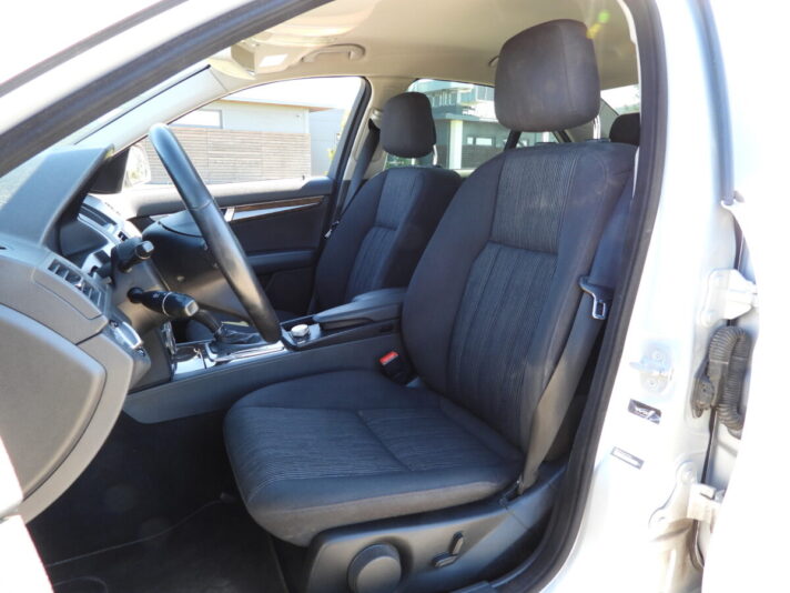 MERCEDES BENZ C220