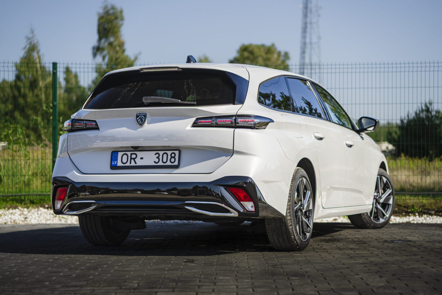 PEUGEOT 308