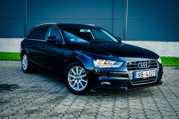 AUDI A4 AVANT