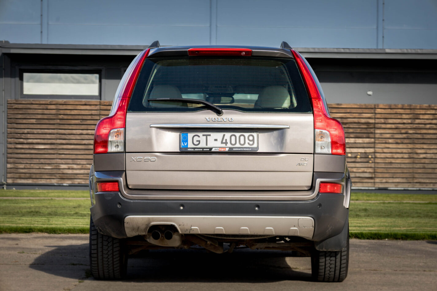 VOLVO XC90