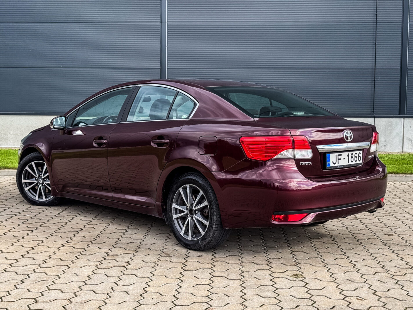 TOYOTA AVENSIS