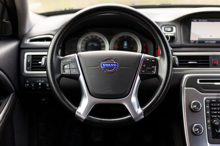 VOLVO V70 TWILIGHT BRONZE