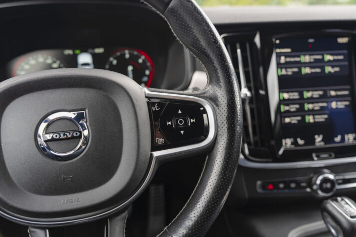 VOLVO V90 R-DESIGN