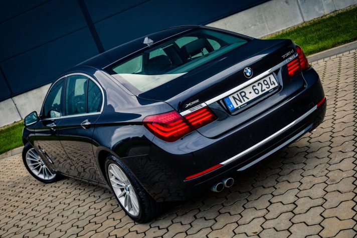 BMW 730