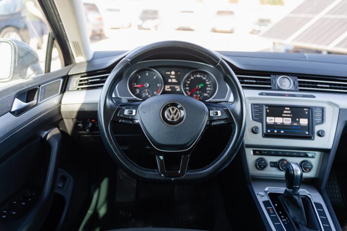 VW PASSAT