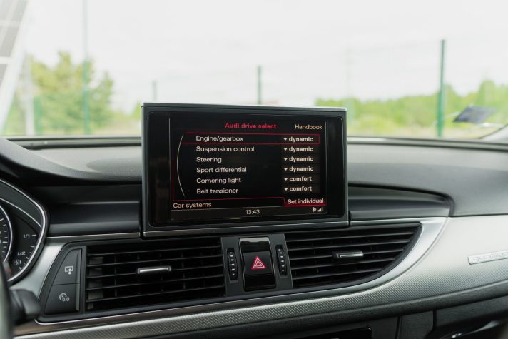AUDI A6 AVANT QUATTRO S-LINE