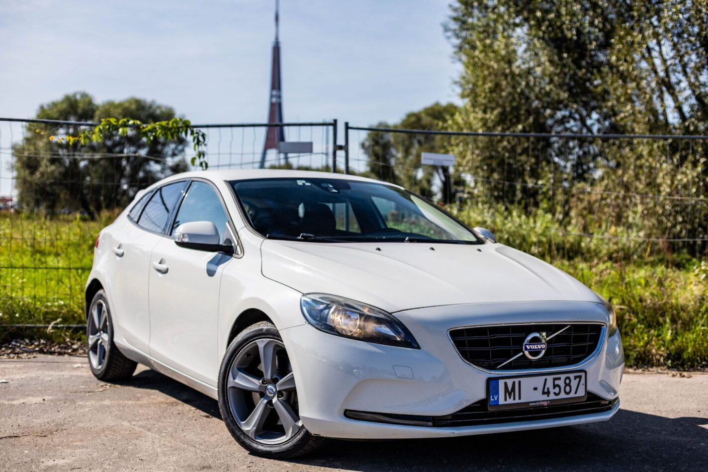 VOLVO V40