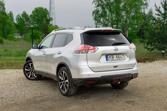 NISSAN X-TRAIL