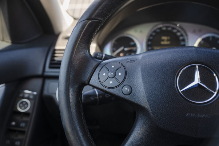 MERCEDES BENZ C220