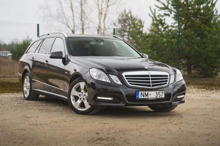 MERCEDES BENZ E300