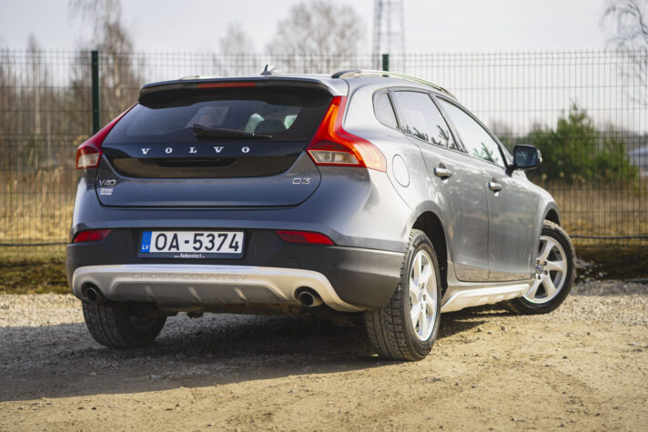 VOLVO V40 CROSS COUNTRY