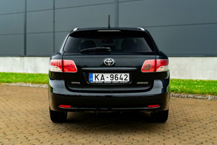 TOYOTA AVENSIS