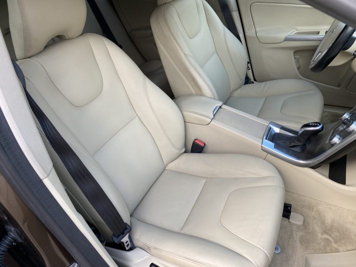 VOLVO XC60 2.4D 5-cilindru dzinējs  133kw