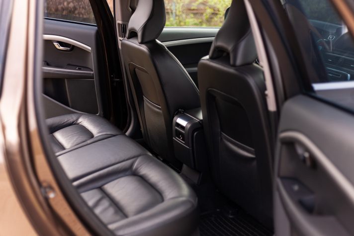 VOLVO V70 TWILIGHT BRONZE