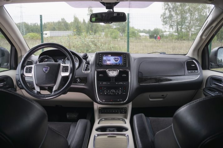 LANCIA VOYAGER