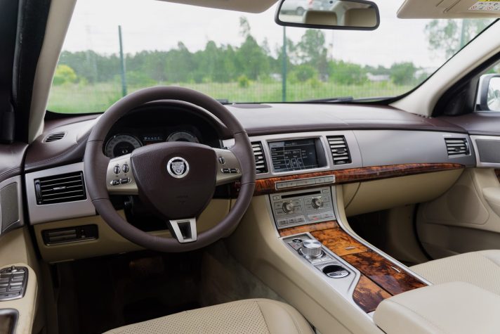 JAGUAR XF