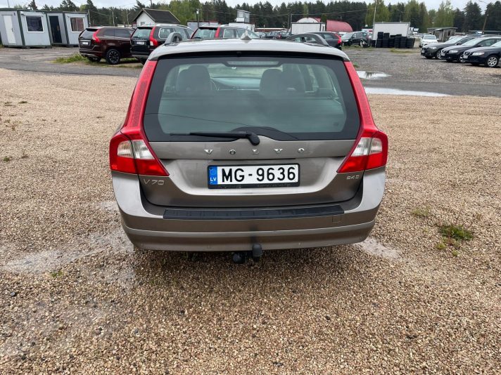 VOLVO V-70