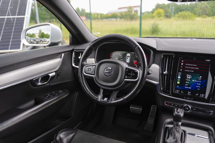 VOLVO V90 R-DESIGN