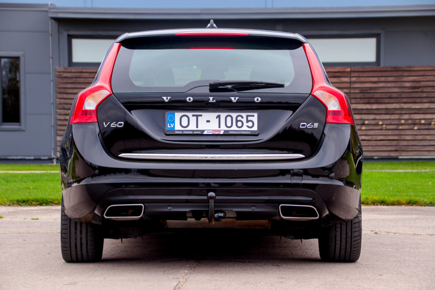 VOLVO V60 TWIN ENGINE