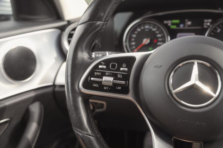 MERCEDES BENZ E300 DE