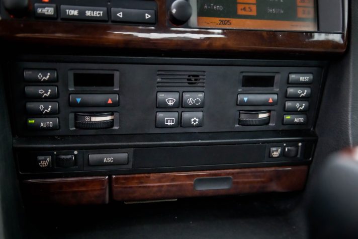 BMW 728