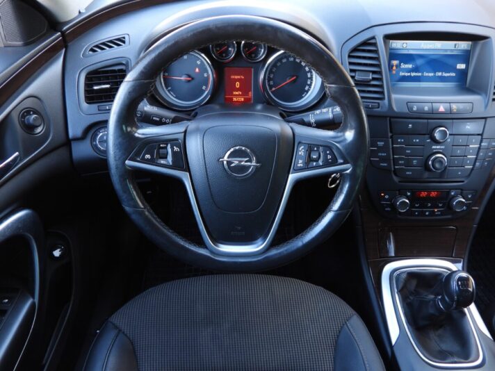 OPEL INSIGNIA