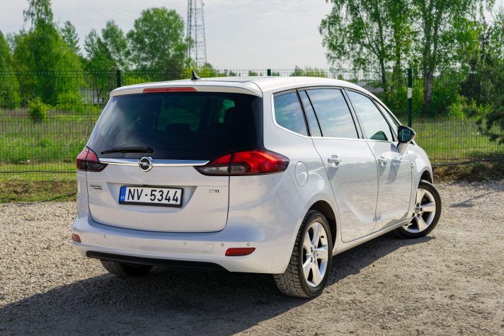 OPEL ZAFIRA TOURER