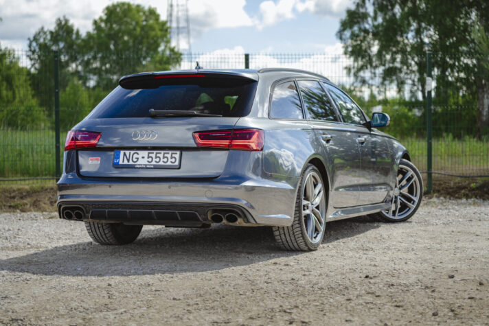 AUDI S6 AVANT