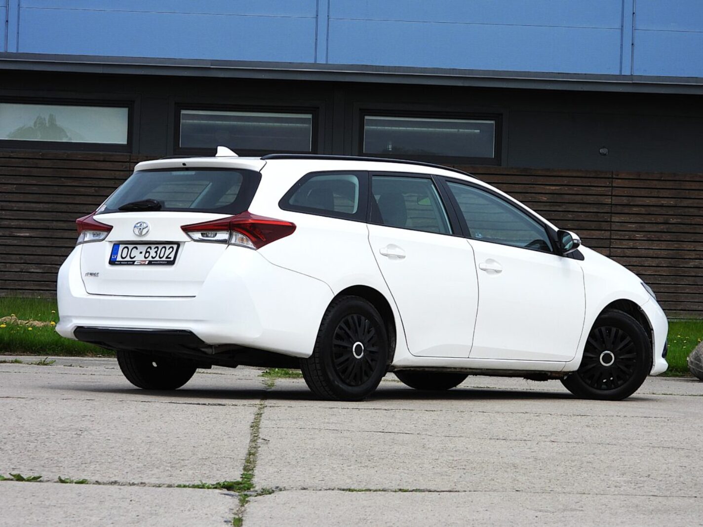 TOYOTA AURIS