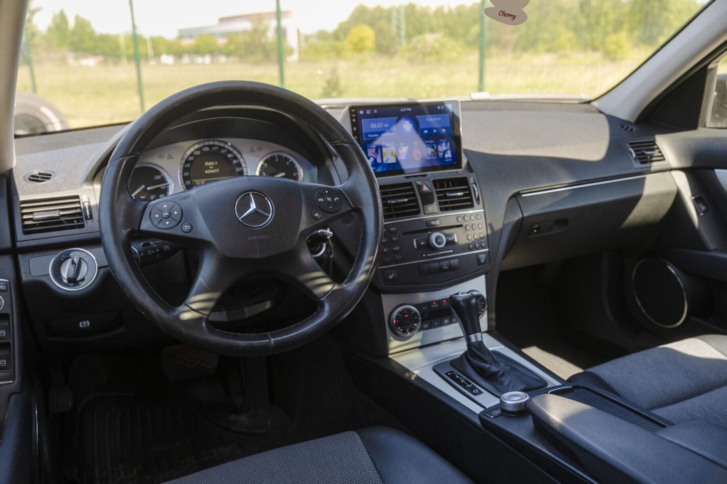 MERCEDES BENZ C220