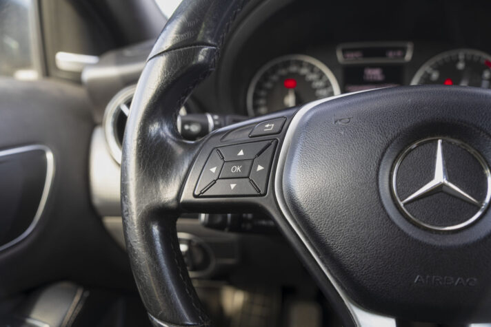 MERCEDES BENZ A180