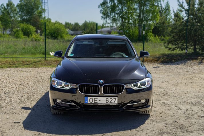 BMW 330