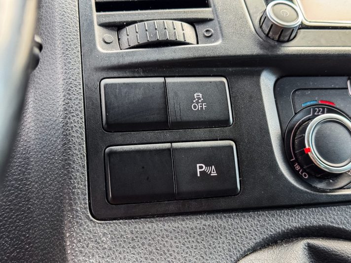VW MULTIVAN STARTLINE