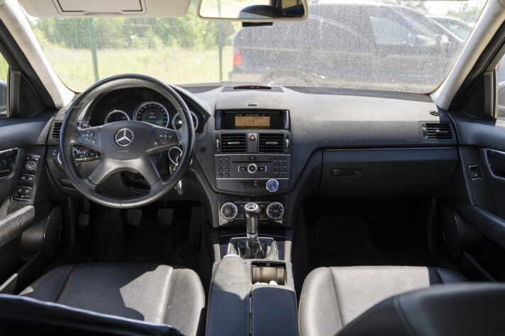 MERCEDES BENZ C200