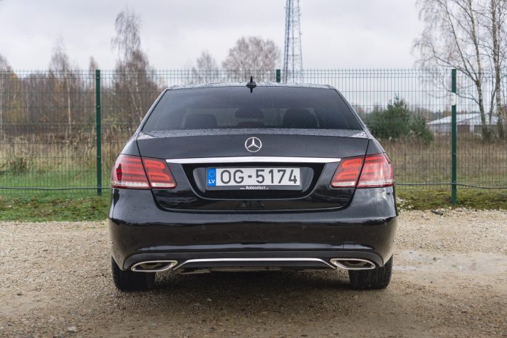 MERCEDES BENZ E220