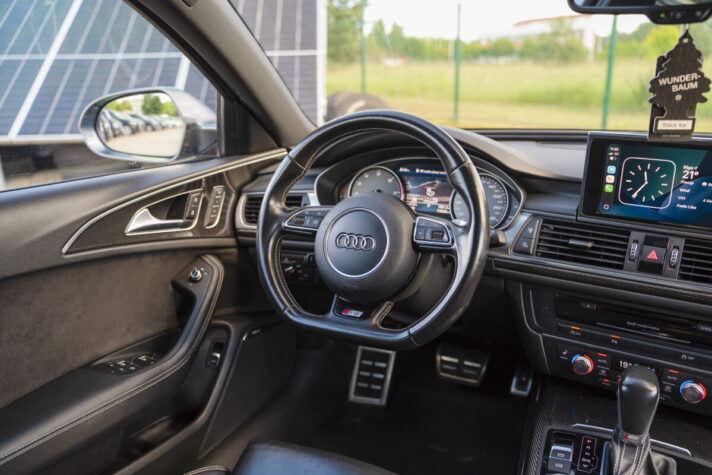 AUDI S6 AVANT
