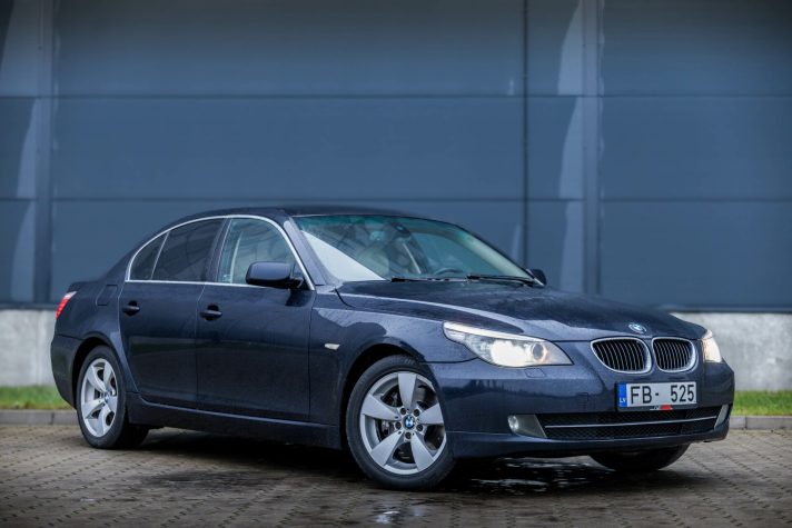 BMW 523