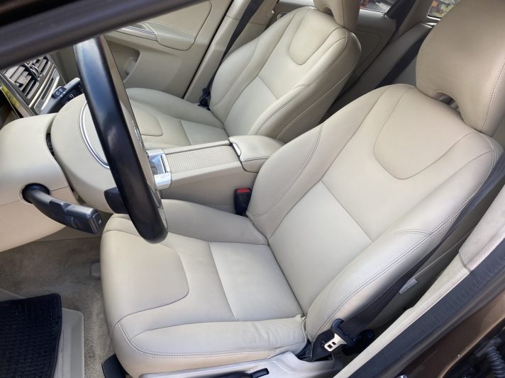 VOLVO XC60 2.4D 5-cilindru dzinējs  133kw