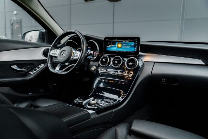MERCEDES BENZ C200D