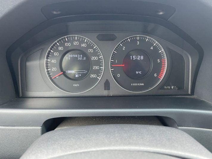 VOLVO V-70